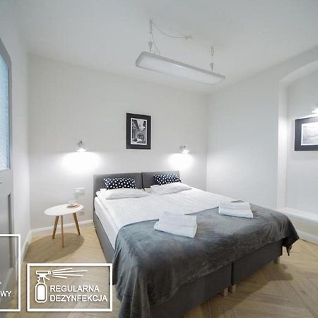 M5 Main Square Stylish One Bedroom Krakow Luaran gambar